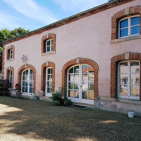 Château Mesny Gite Au Fil des Pages Vic-sur-Seille Exterior foto